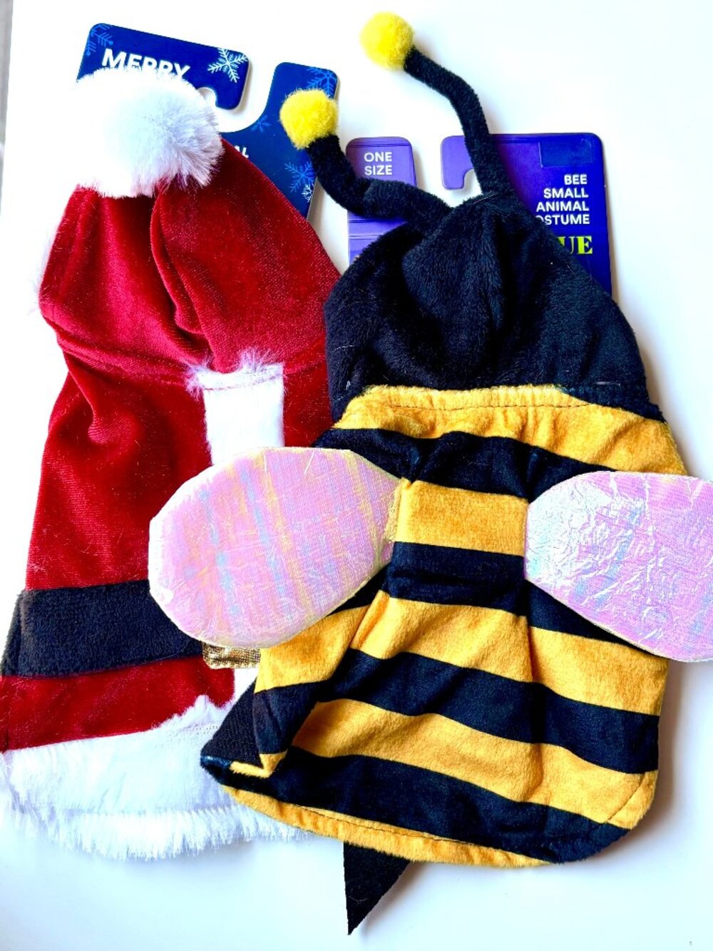 Lot of 2 Small Pet Guinea Pig Costumes Bee & Santa Petco Bootique Merry Makings
